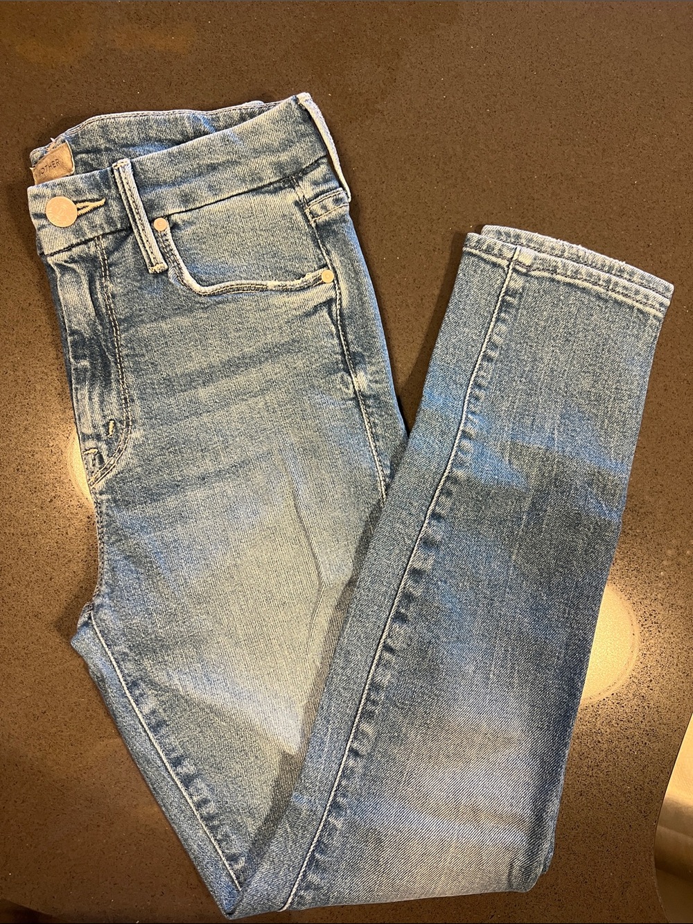 NEW W/O tags. WMNS. Mother classic high rise the looker crop skinny jean. 25